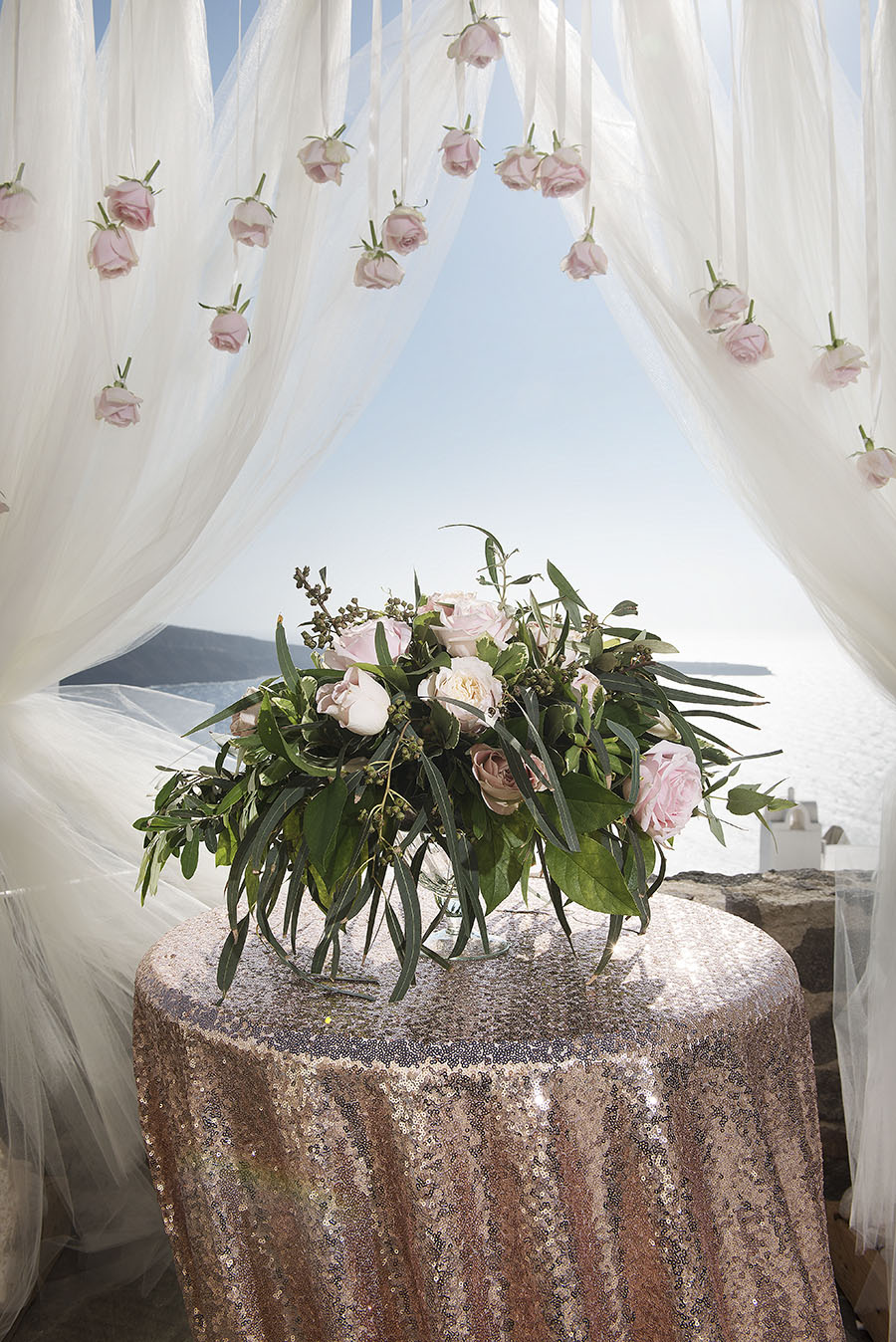 Rose gold wedding in Greece- Tie the knot 