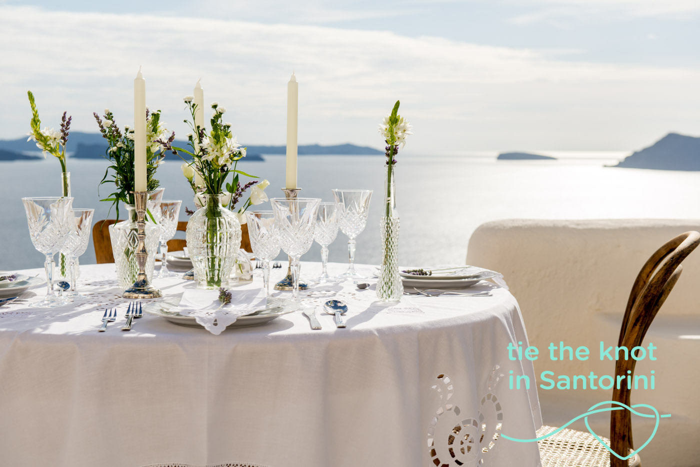 White Wedding decor | Santorini Wedding | Photography: http://www.gventouris.com/