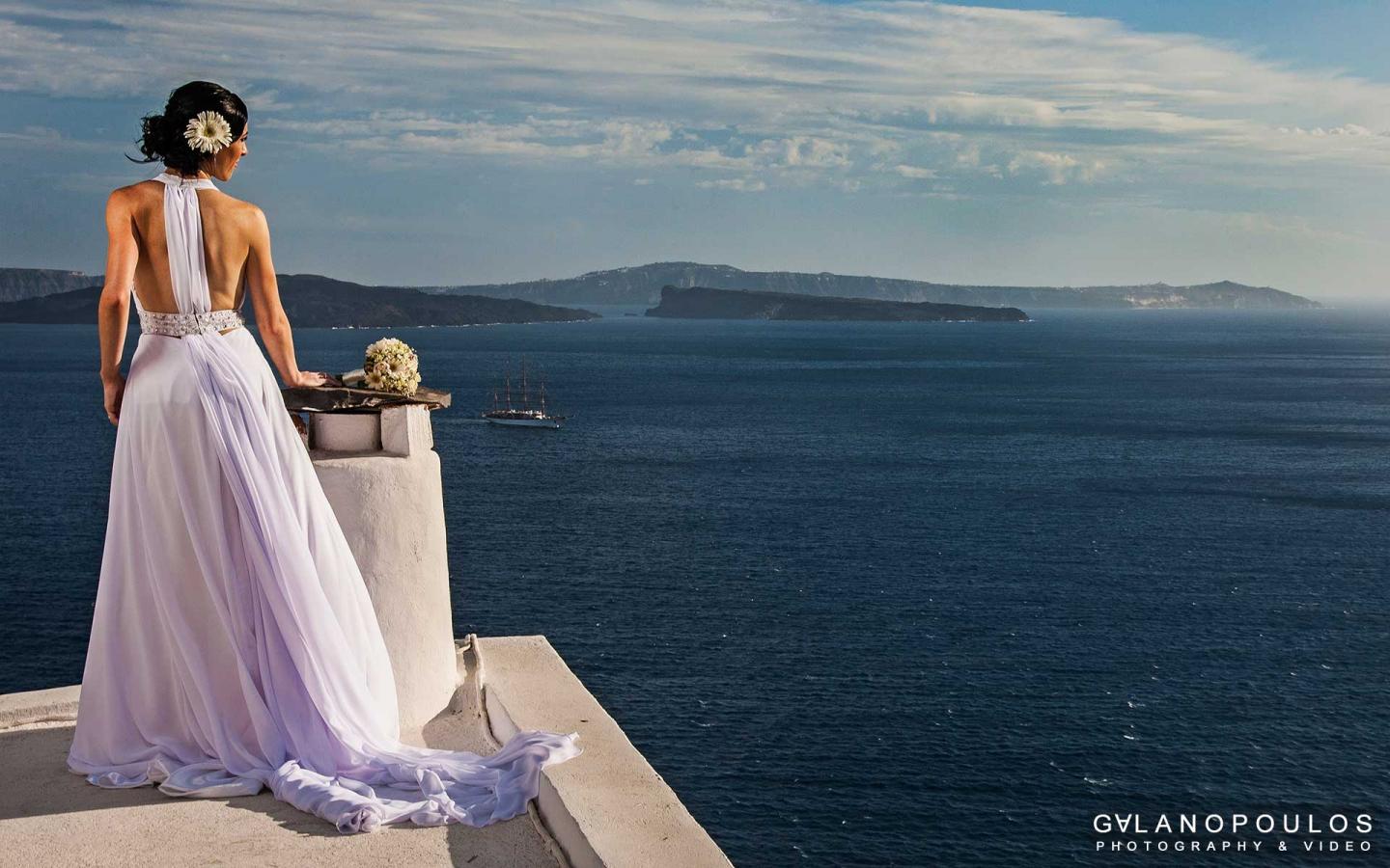 Santorini Weddings by Giorgos Galanopoulos Photography 