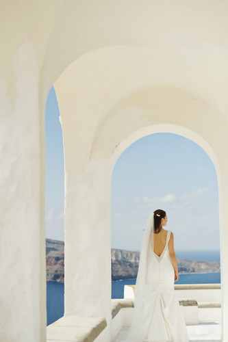 Elegant destination wedding in Santorini