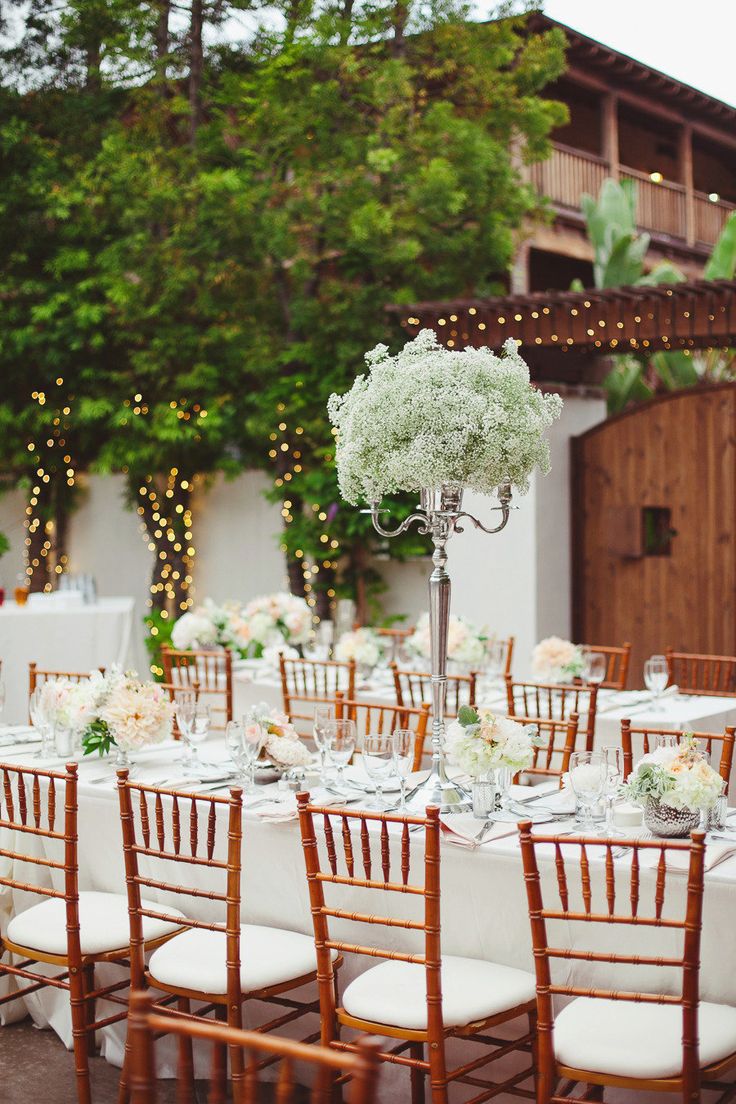 Tall white centerpiece| Santorini wedding inspiration