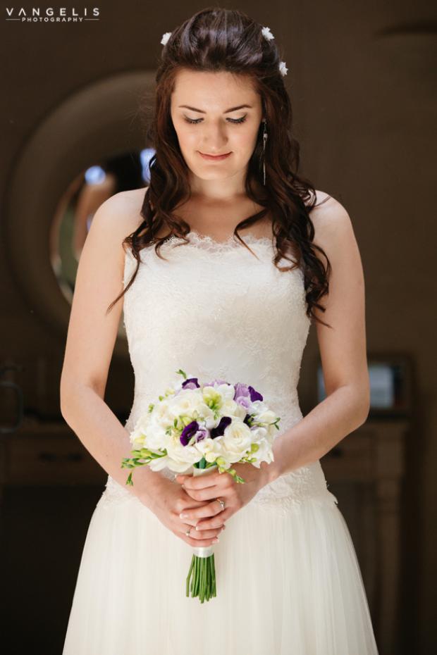 Santorini wedding- bridal bouquet
