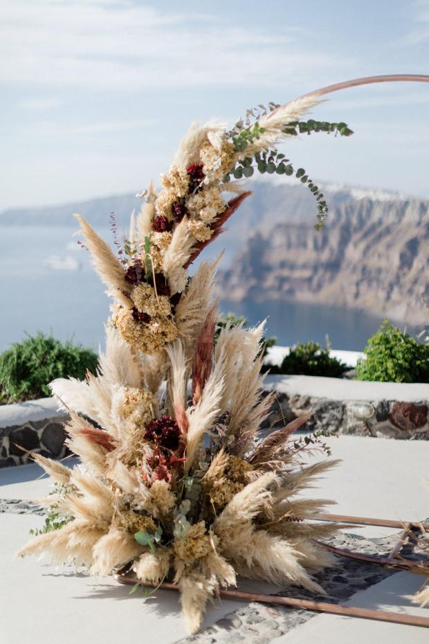 pampas and dried flowers round arch 