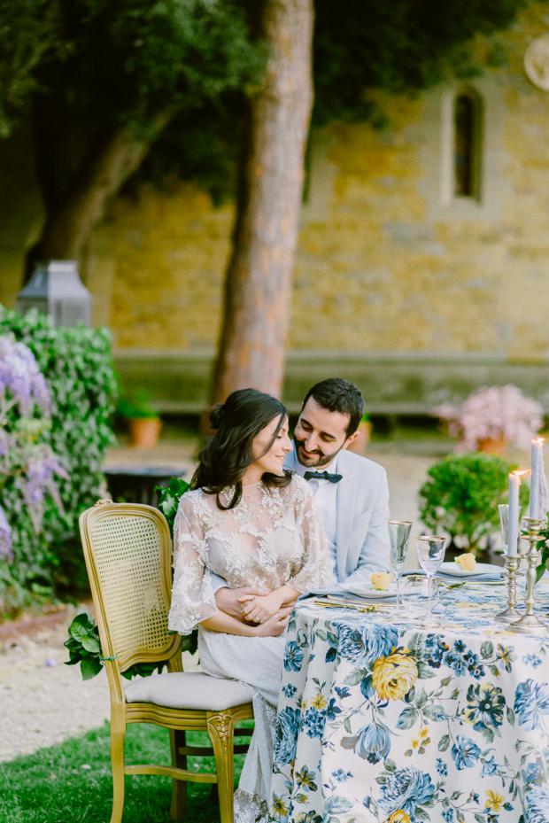 Romantic wedding dinner in Tuscany