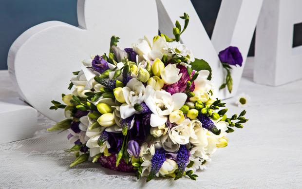 Purple & White bridal bouquet