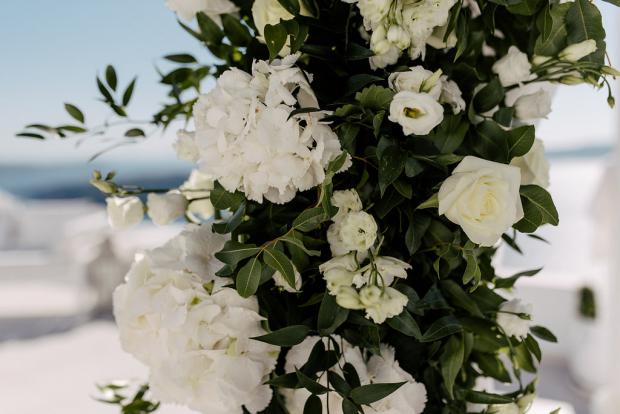 White wedding flowers 