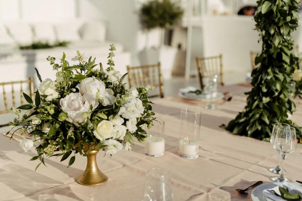 White and greenery centrepiece 
