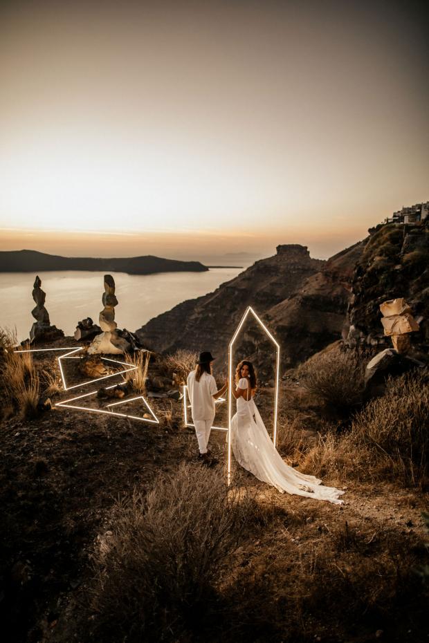 Futuristic elopement in Santorini with LED installation