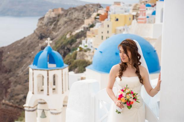 Wedding in Santorini-blue dome church