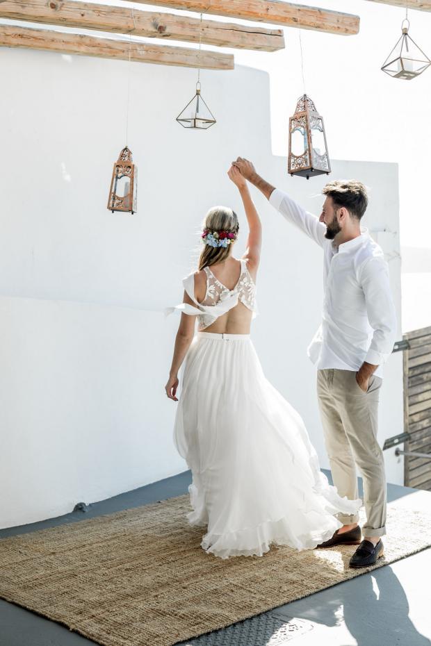 First look - elopement in Greece