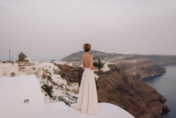 Santorini bride 