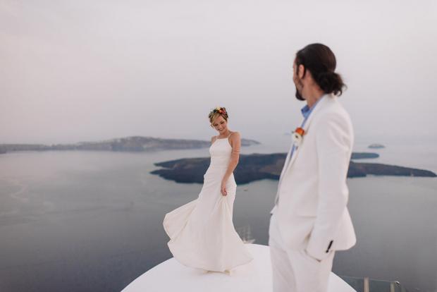 Bohemian & modern Santorini wedding 