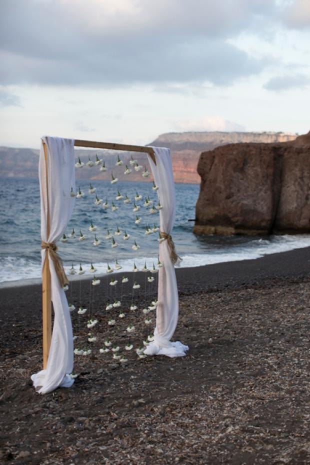 Santorini bohemian beach wedding-Tie the knot in Santorini