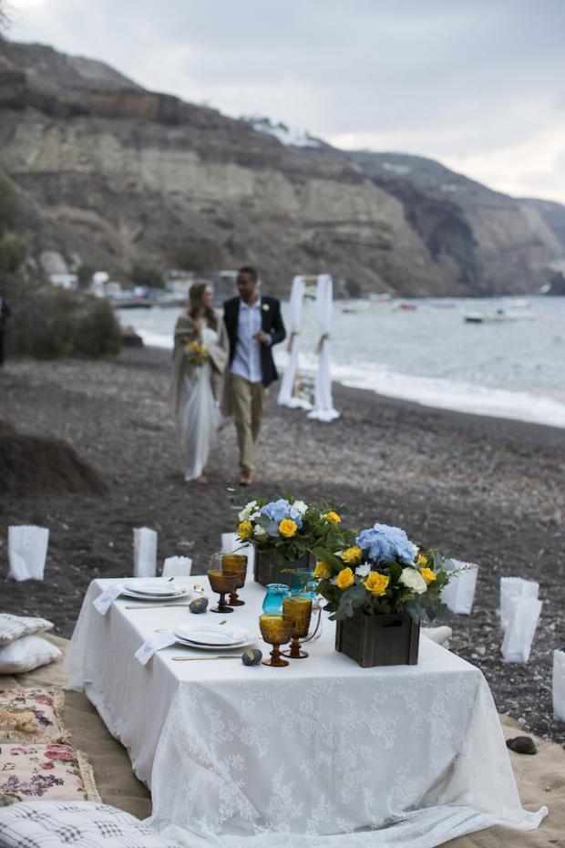 Boho Style wedding in Santorini-beach picnic