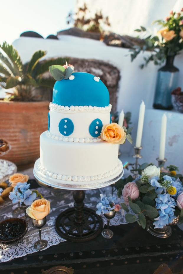 Wedding cake-Santorini church