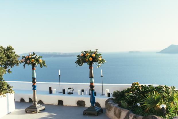 Santorini wedding-wedding altar