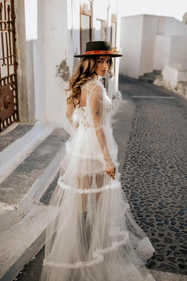 Fashion forward destination elopement in Europe-bridal hat 