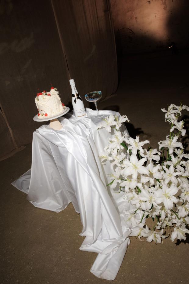 Giant flower wedding in Greece 